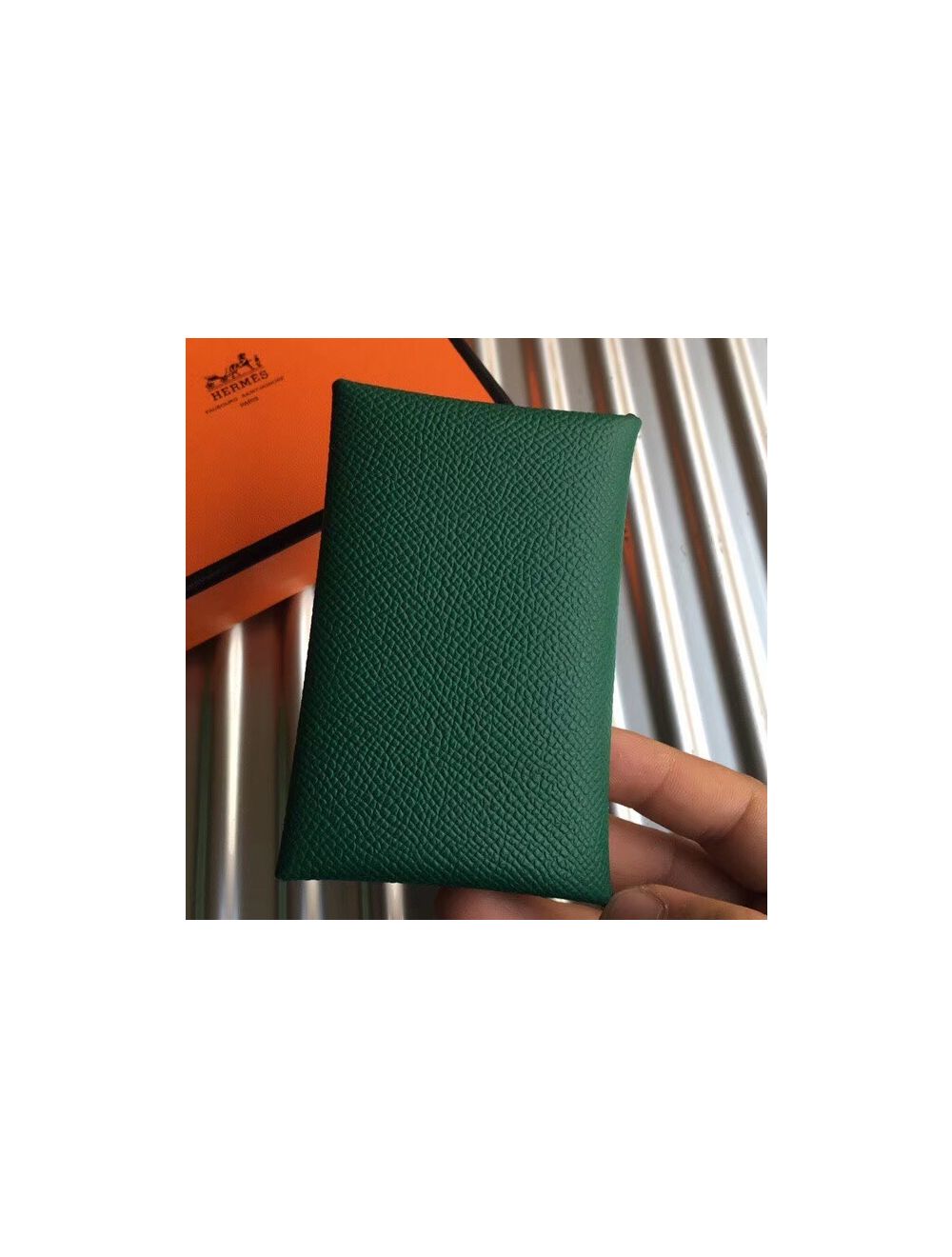 Hermès - Authenticated Calvi Purse - Leather Green Plain for Women, Never Worn