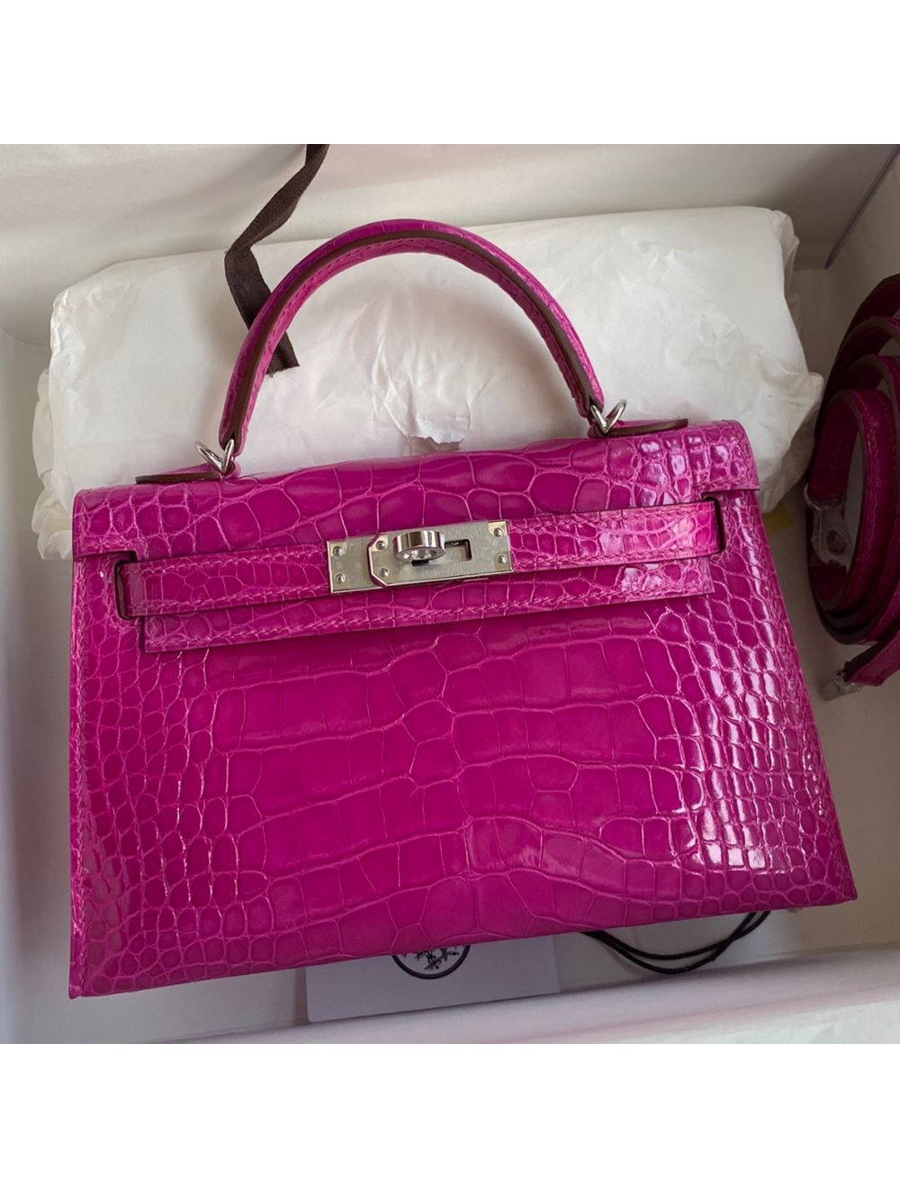 Replica Hermes Kelly Mini II Sellier Handmade Bag In Rose Scheherazade  Shiny Alligator Leather
