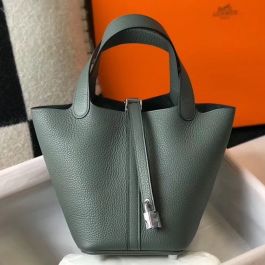 Replica Hermes Picotin Lock 18 Bag In Vert Amande Clemence Leather