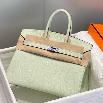 Who buys Hermès handbags? - Quora